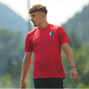 SC Freiburg Team Trainingsshirt NIKE rot
